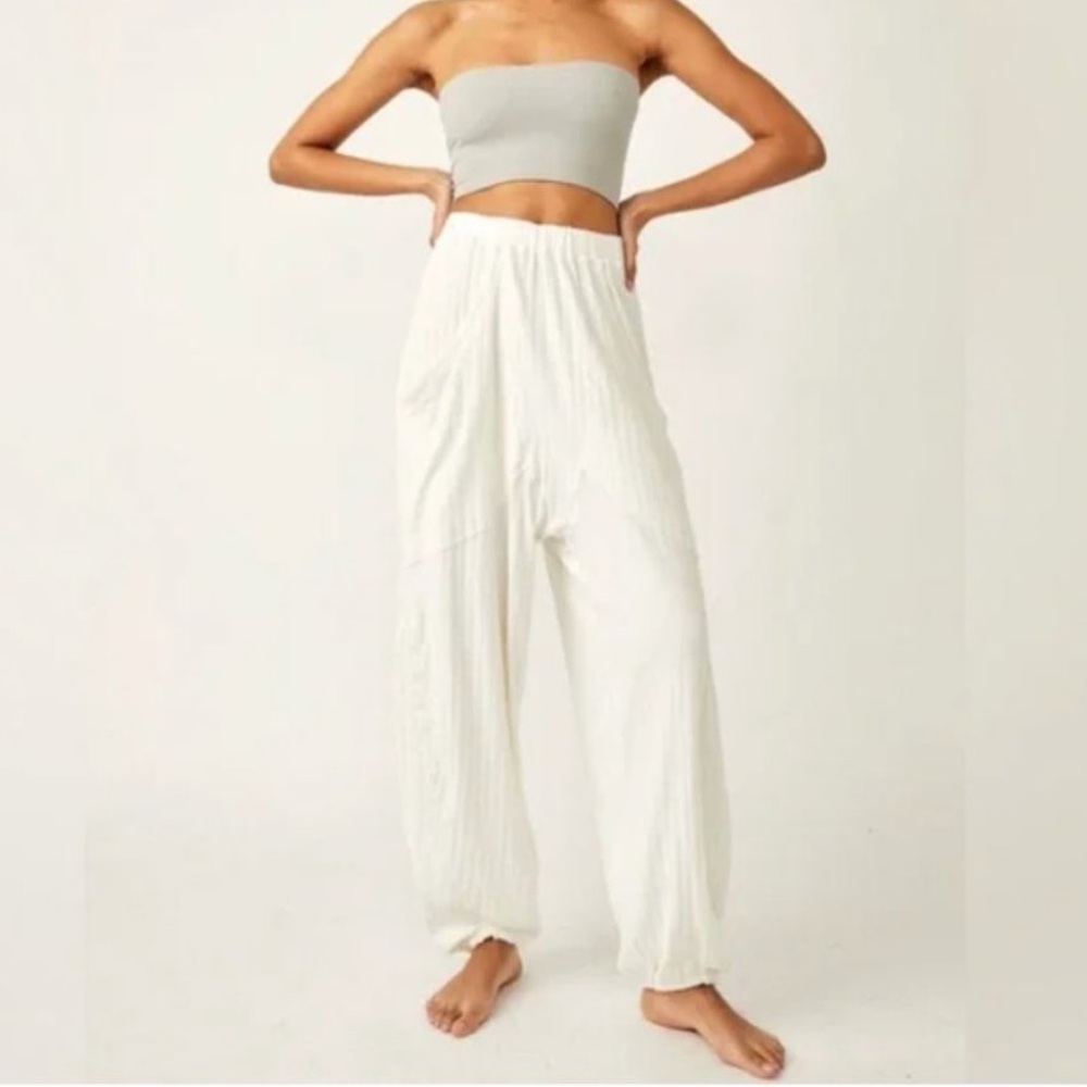 NWOT Intimately FREE PEOPLE Coffee Chat joggers.